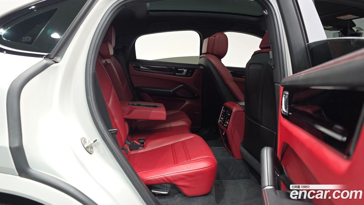Porsche Cayenne 2021