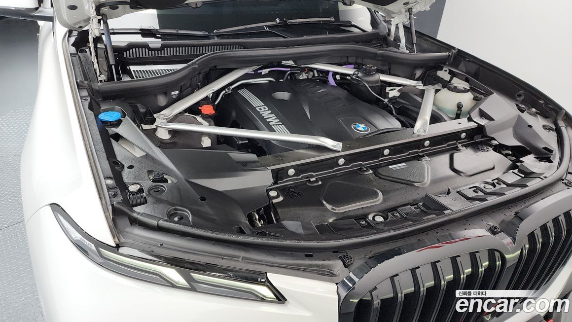 BMW X7 2025