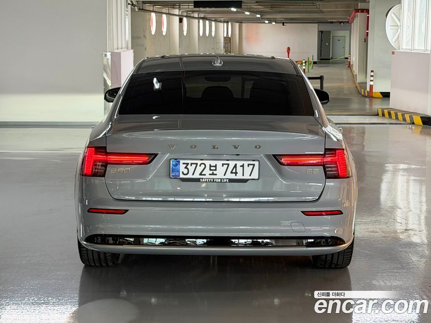 Volvo S90 2026