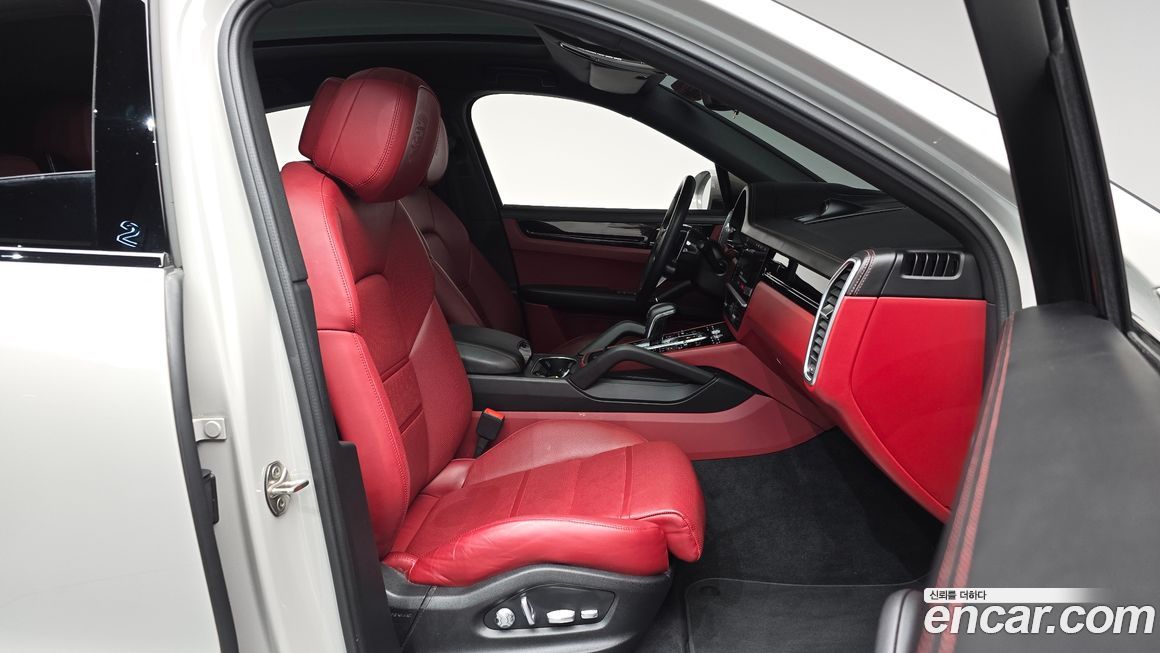 Porsche Cayenne 2021
