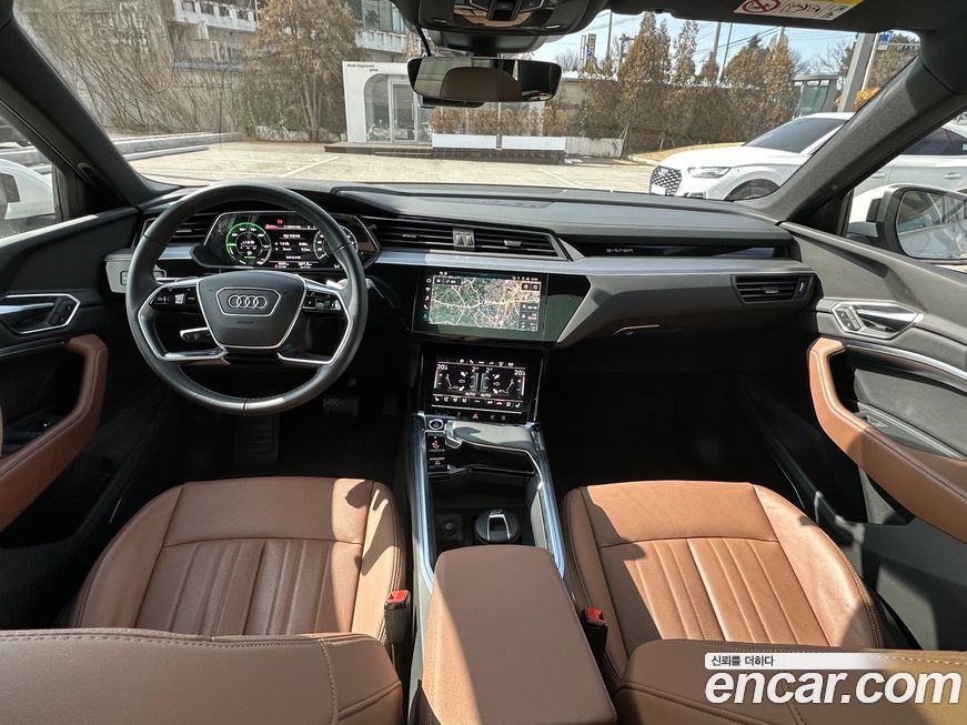 Audi Q8 e-tron 2024