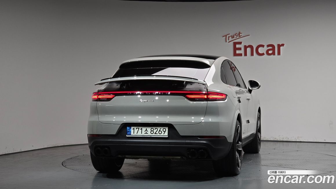 Porsche Cayenne 2021