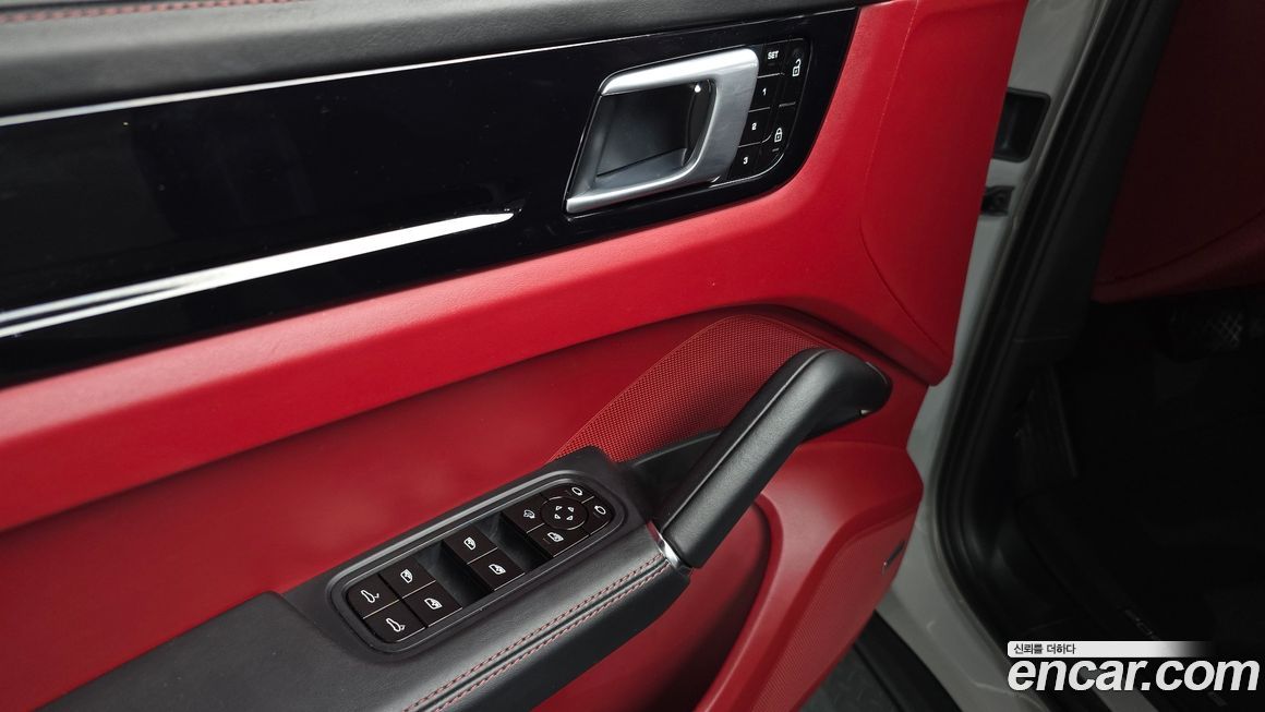 Porsche Cayenne 2021
