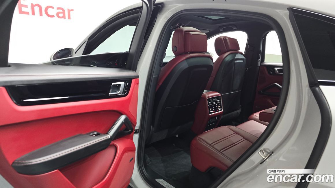 Porsche Cayenne 2021