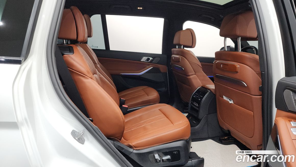 BMW X7 2025