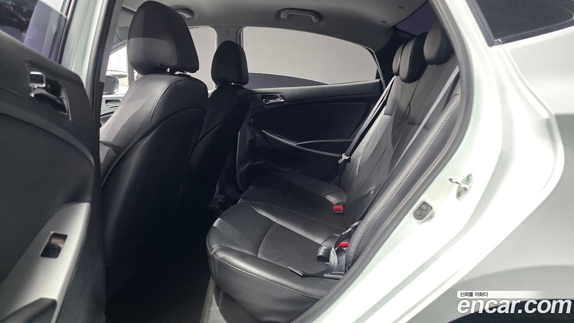 Hyundai Accent 2012