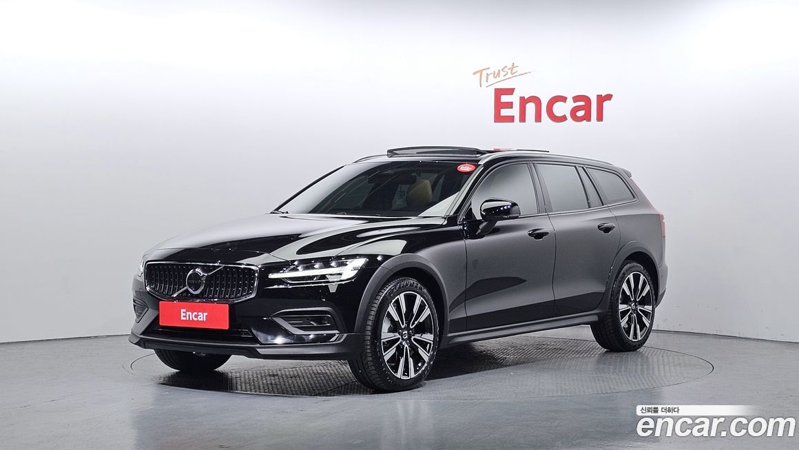 Volvo V60 2025