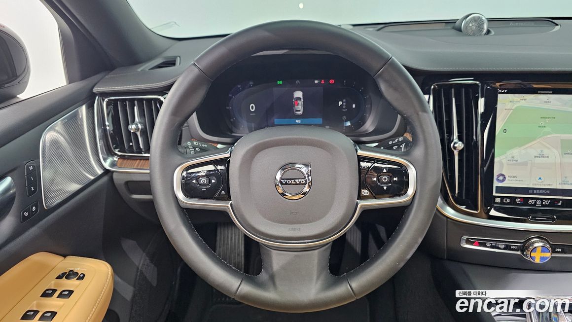 Volvo V60 2025