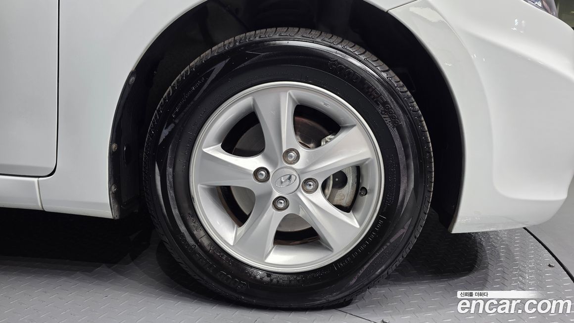 Hyundai Accent 2012
