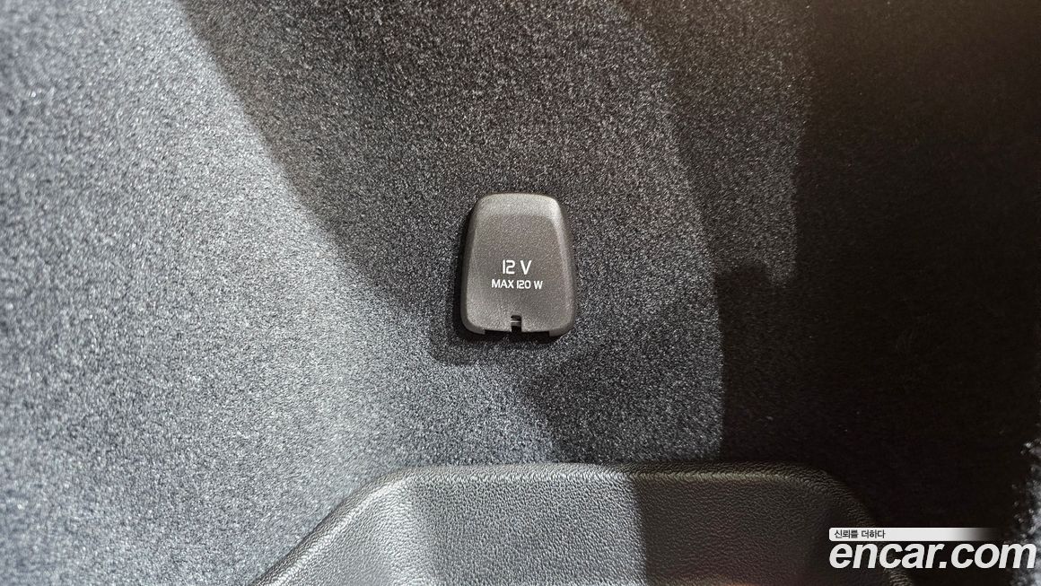 Volvo V60 2025