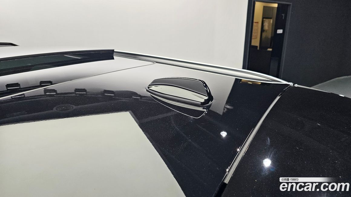 Volvo V60 2025