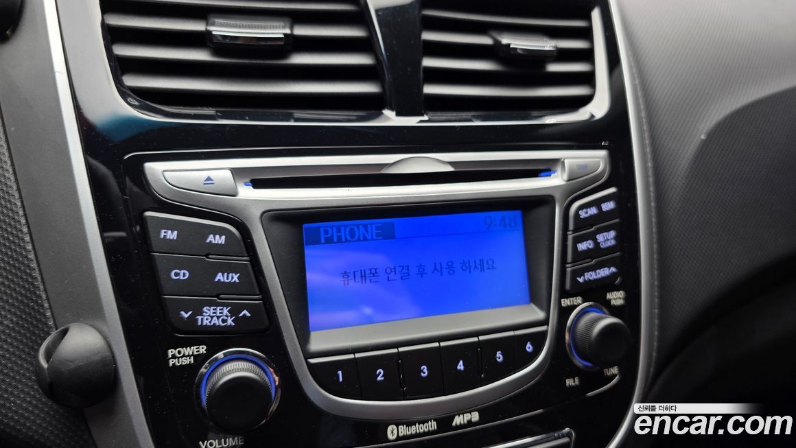 Hyundai Accent 2012