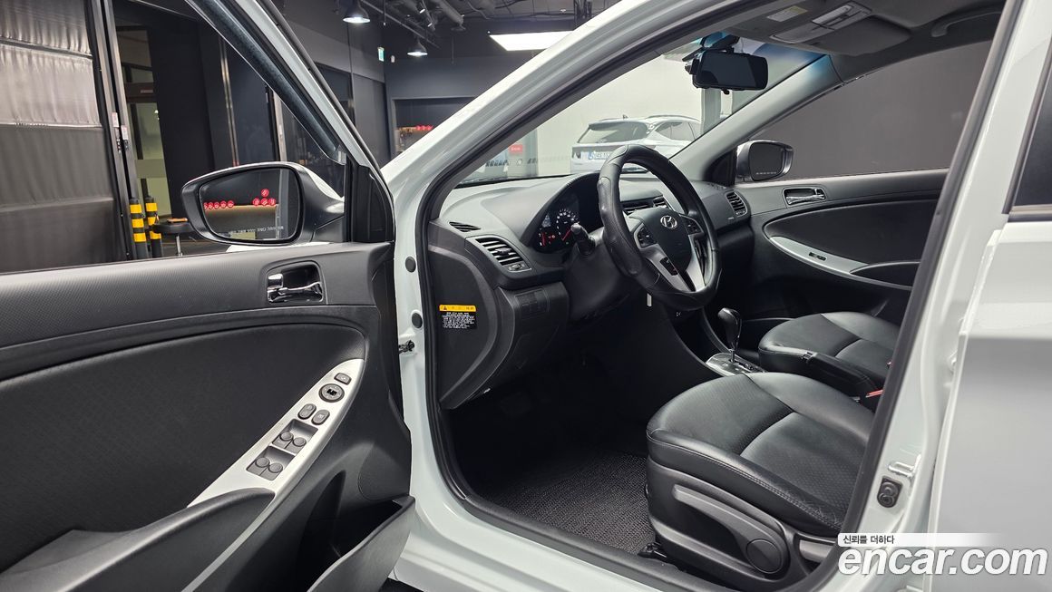 Hyundai Accent 2012