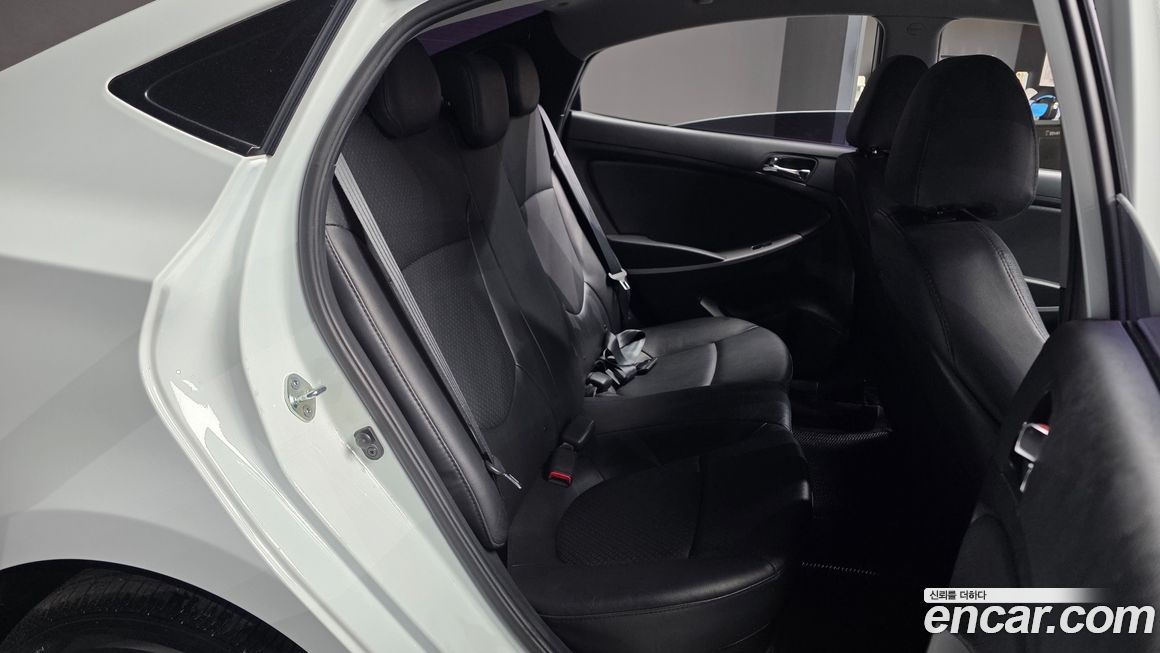 Hyundai Accent 2012
