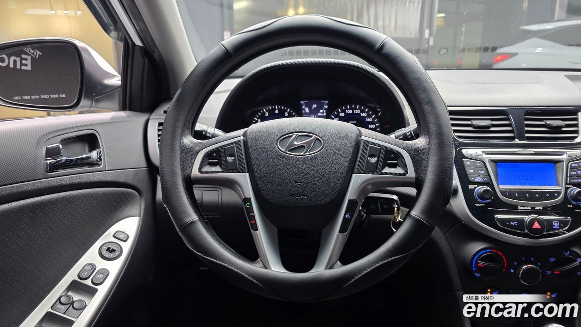Hyundai Accent 2012