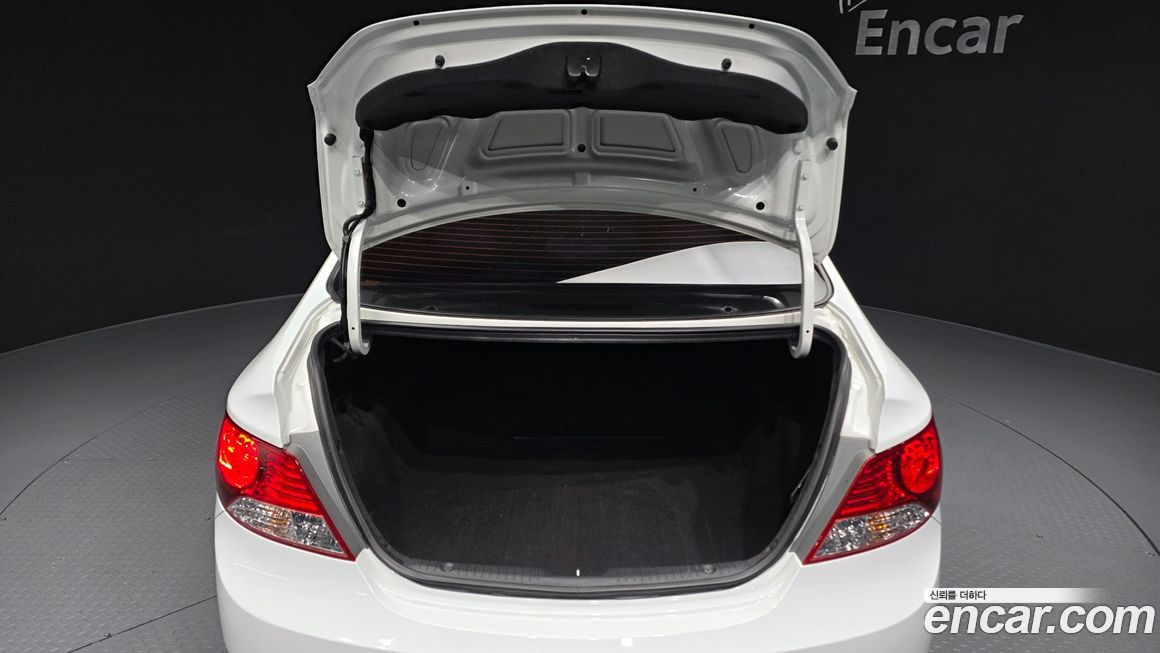 Hyundai Accent 2012