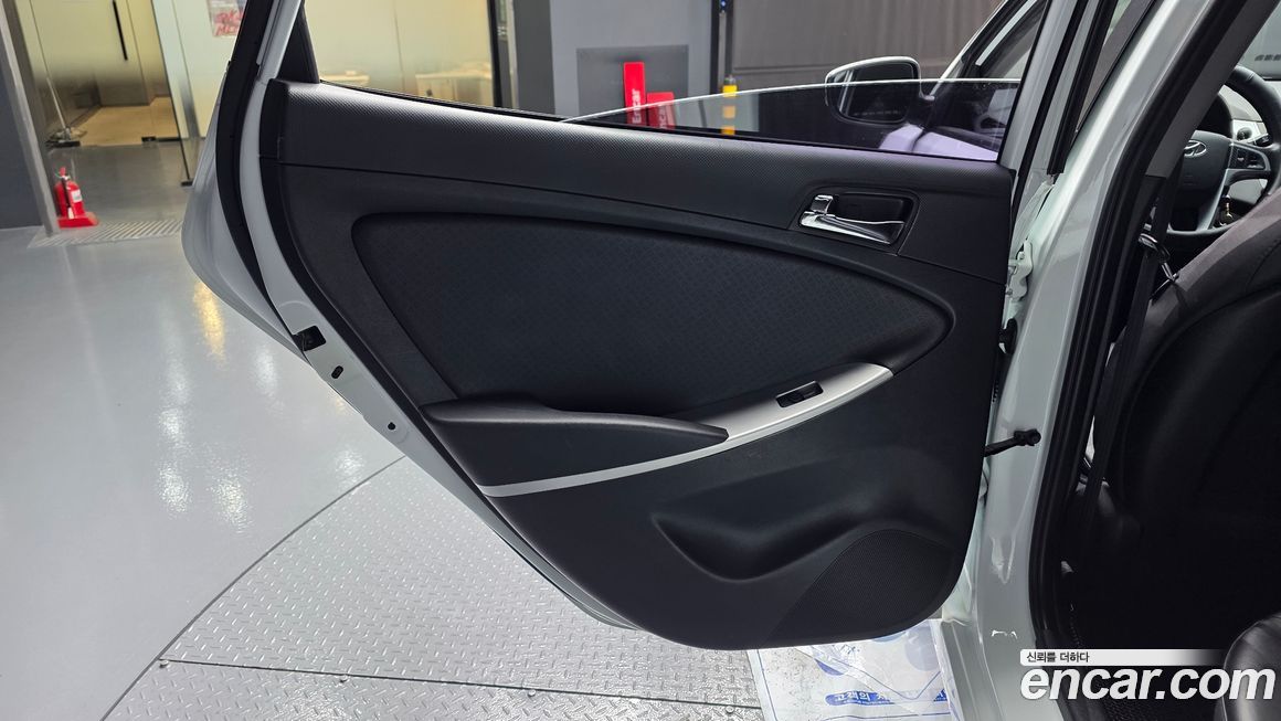 Hyundai Accent 2012