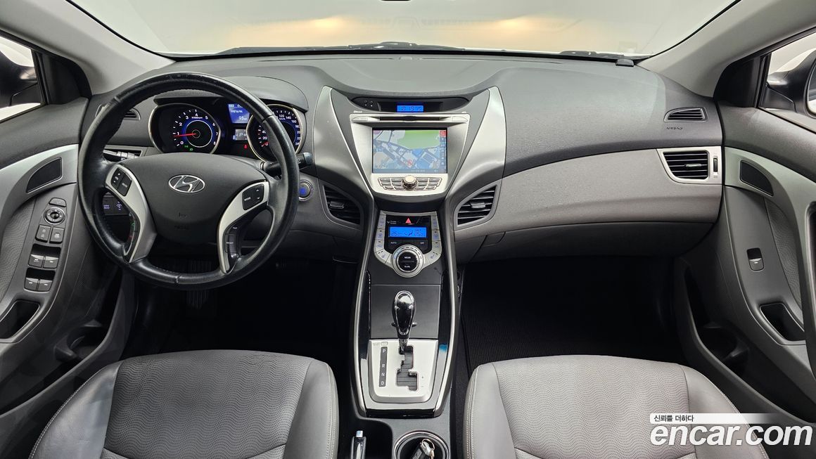 Hyundai AVANTE 2011