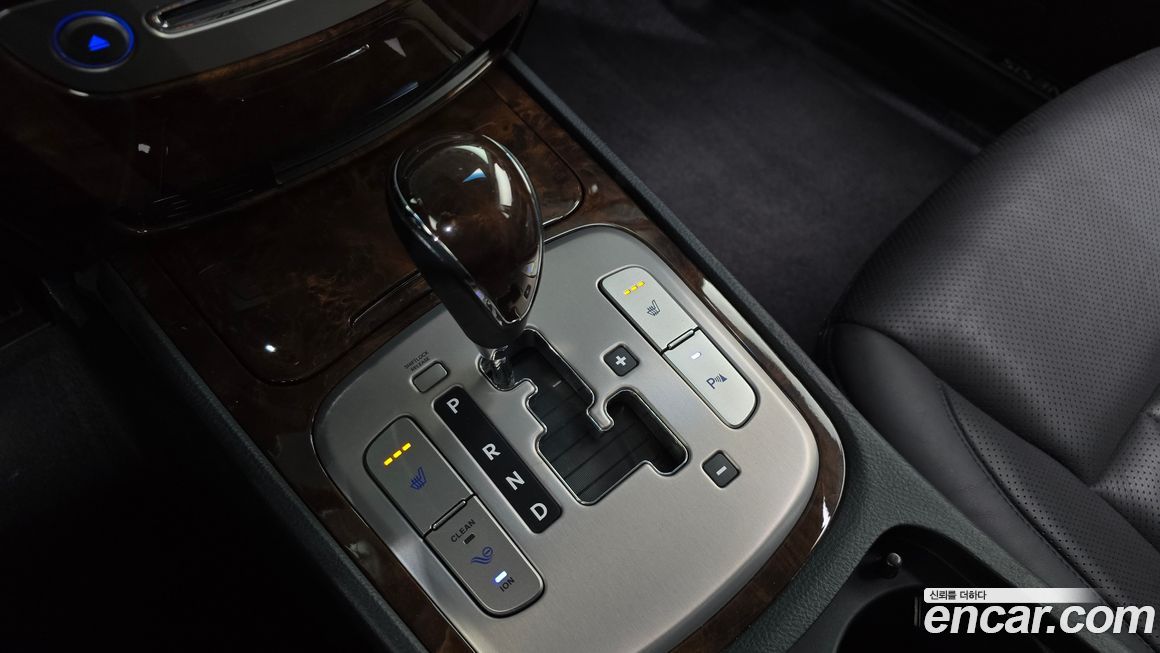 Hyundai Genesis 2010