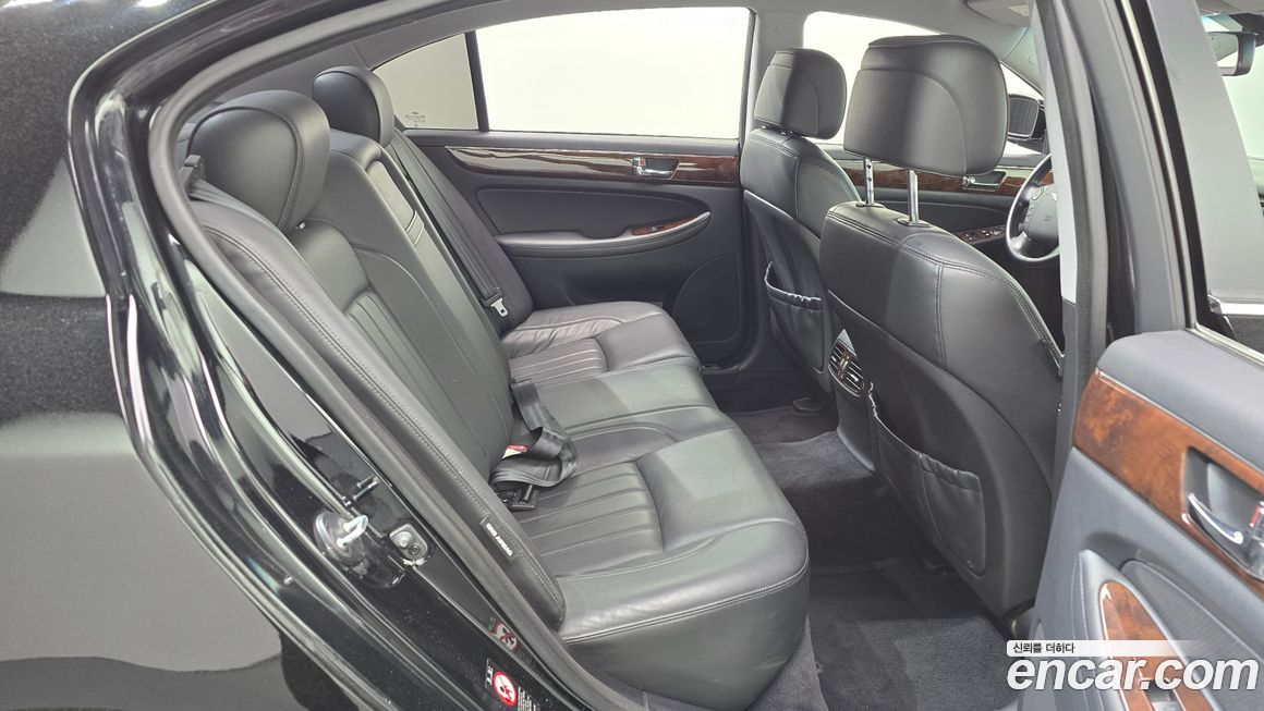 Hyundai Genesis 2010
