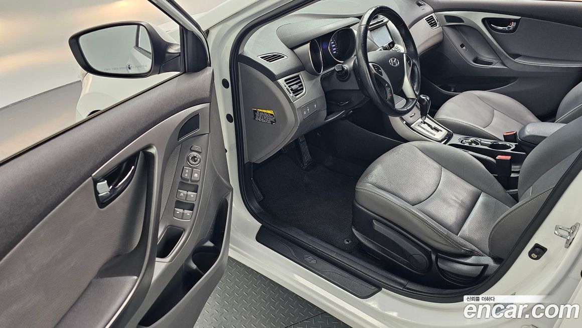 Hyundai AVANTE 2011