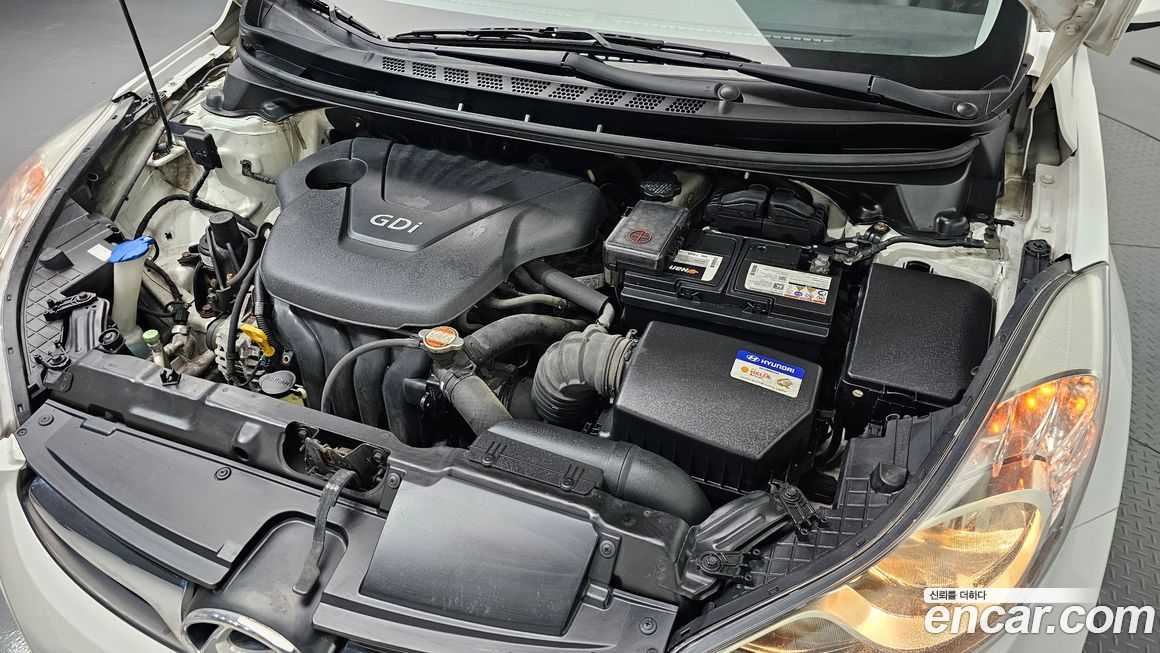 Hyundai AVANTE 2011