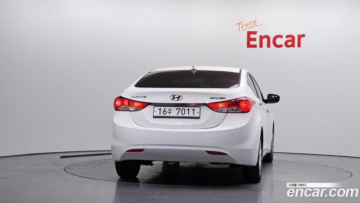 Hyundai AVANTE 2011