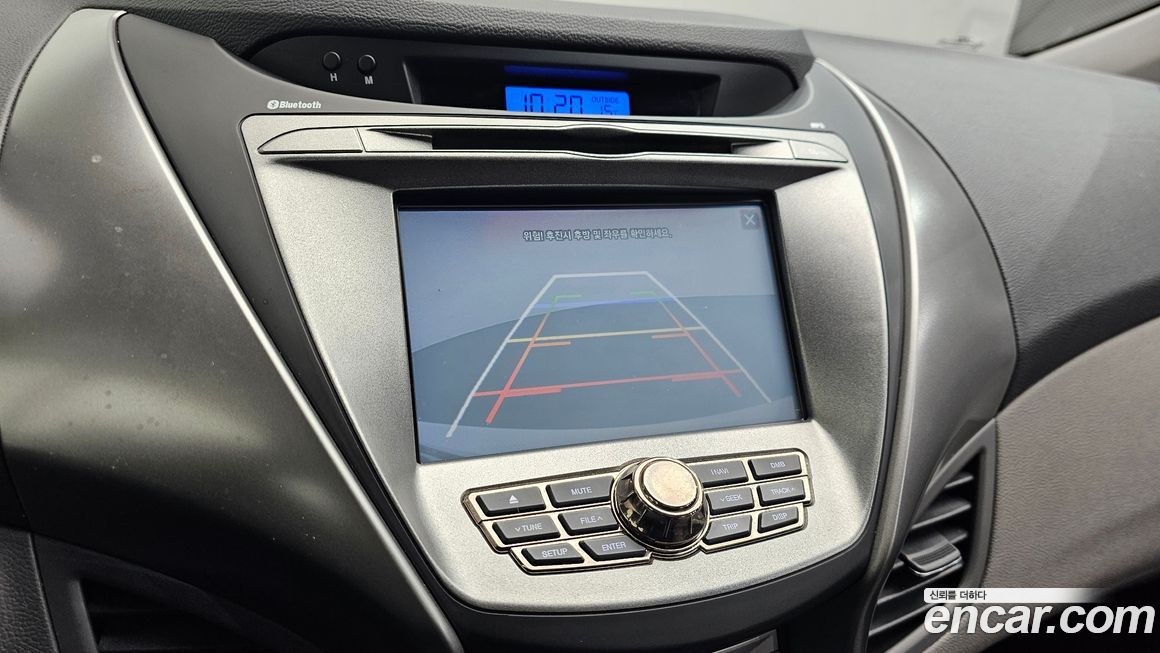 Hyundai AVANTE 2011