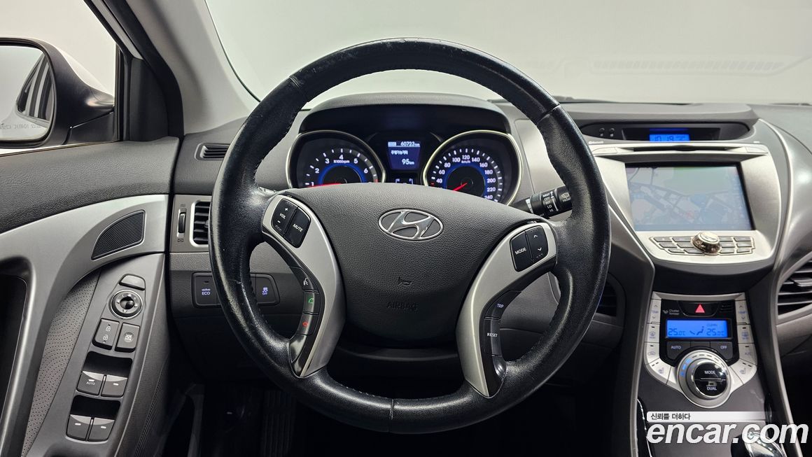 Hyundai AVANTE 2011