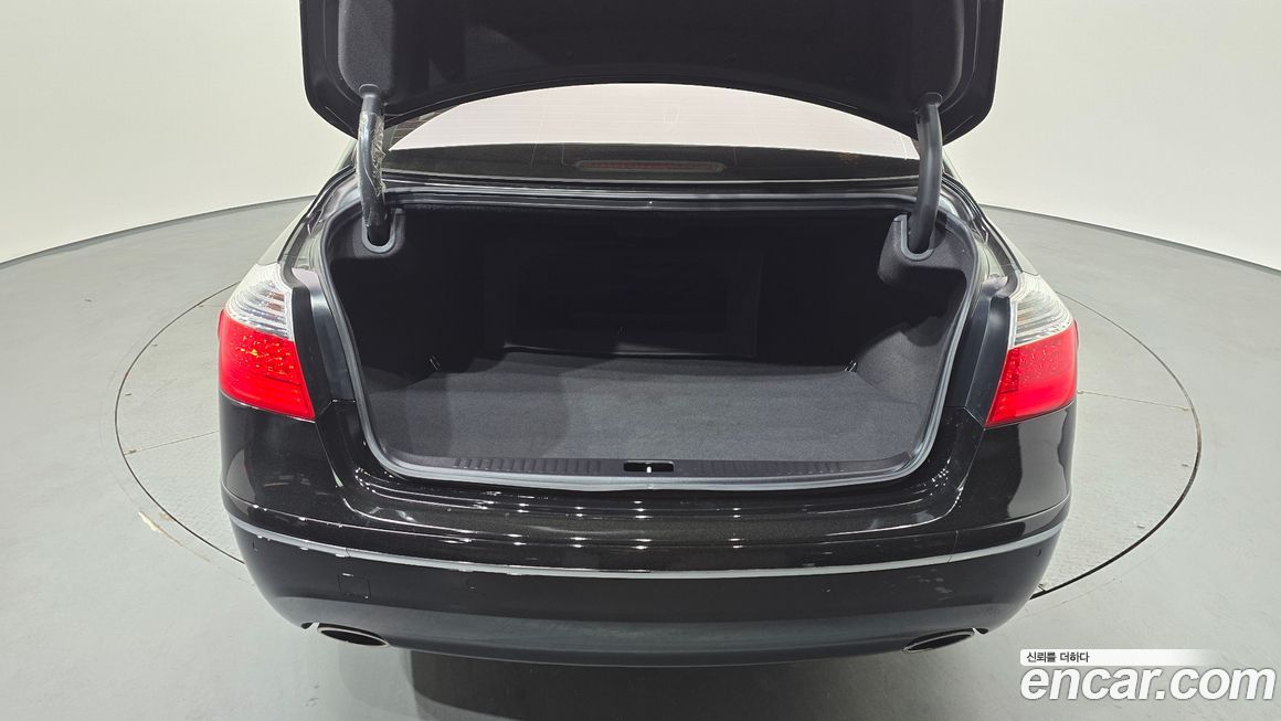 Hyundai Genesis 2010