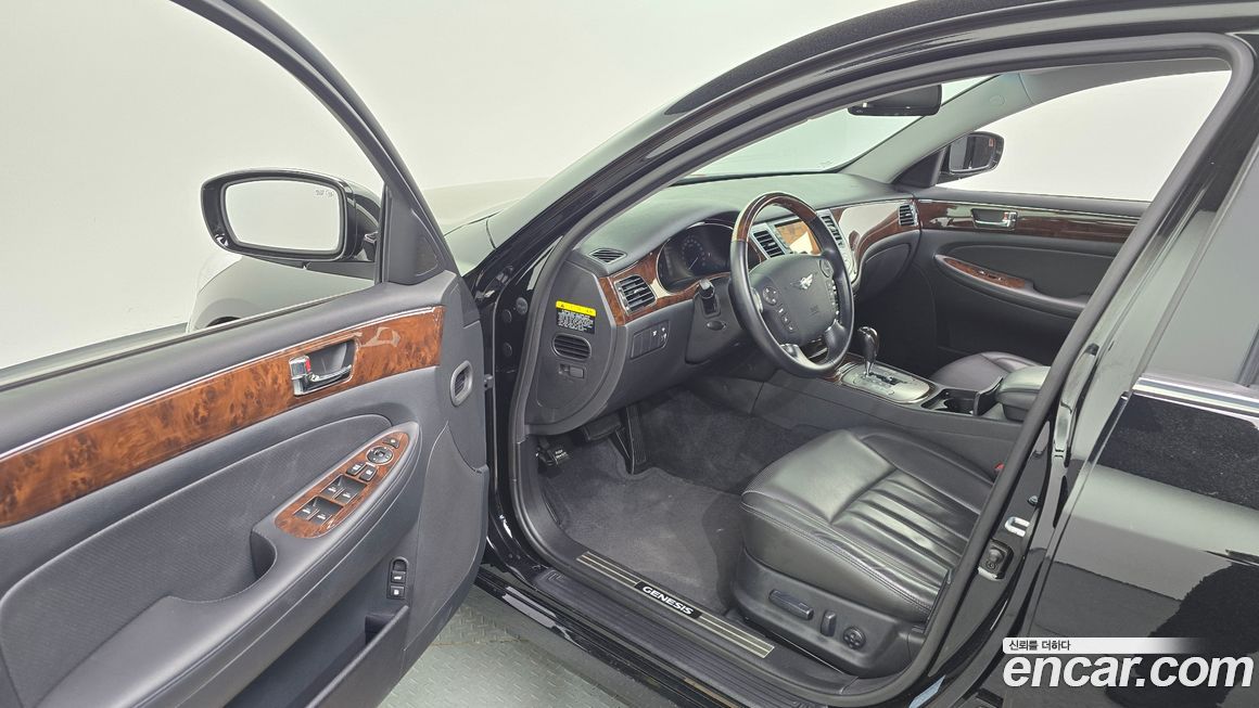 Hyundai Genesis 2010