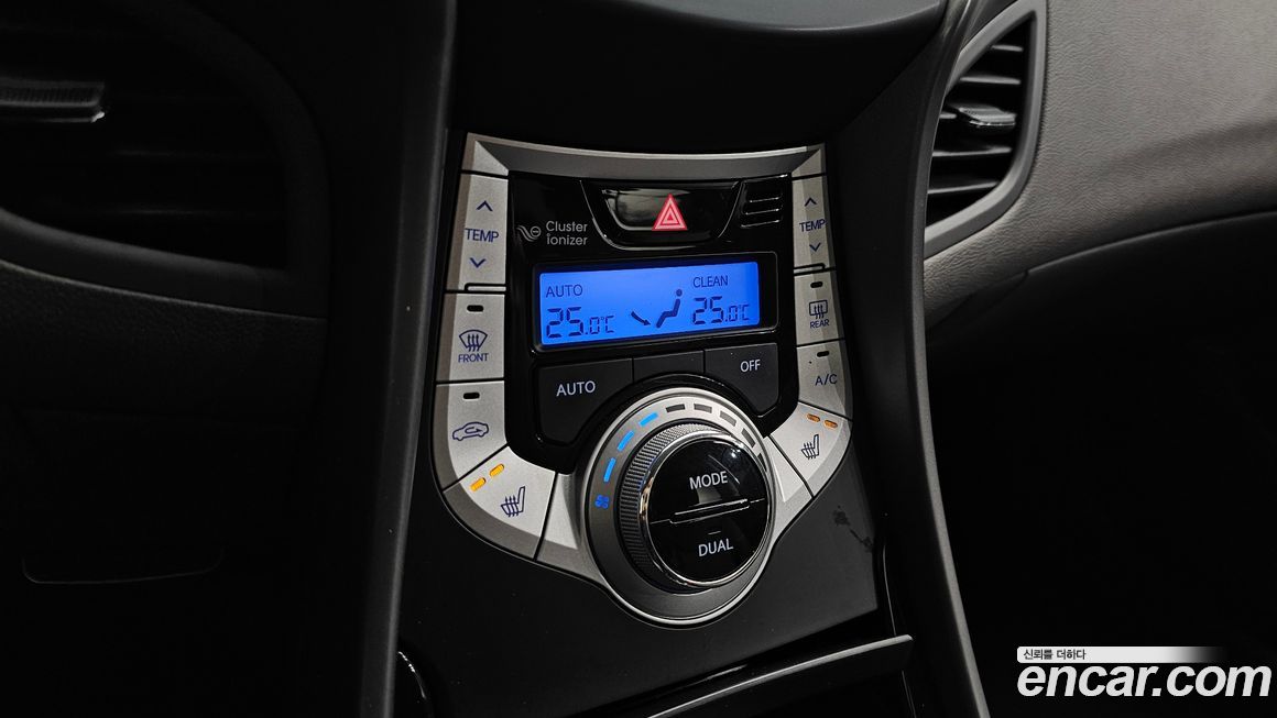 Hyundai AVANTE 2011