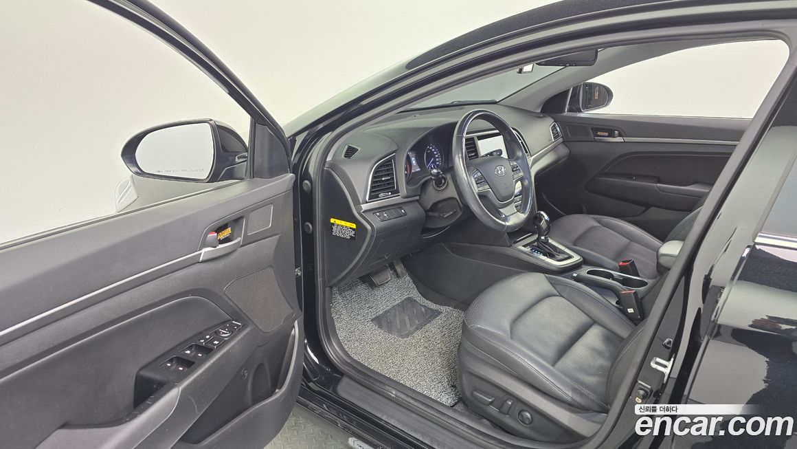 Hyundai AVANTE 2017