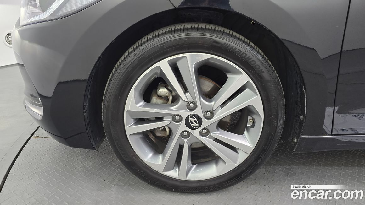 Hyundai AVANTE 2017