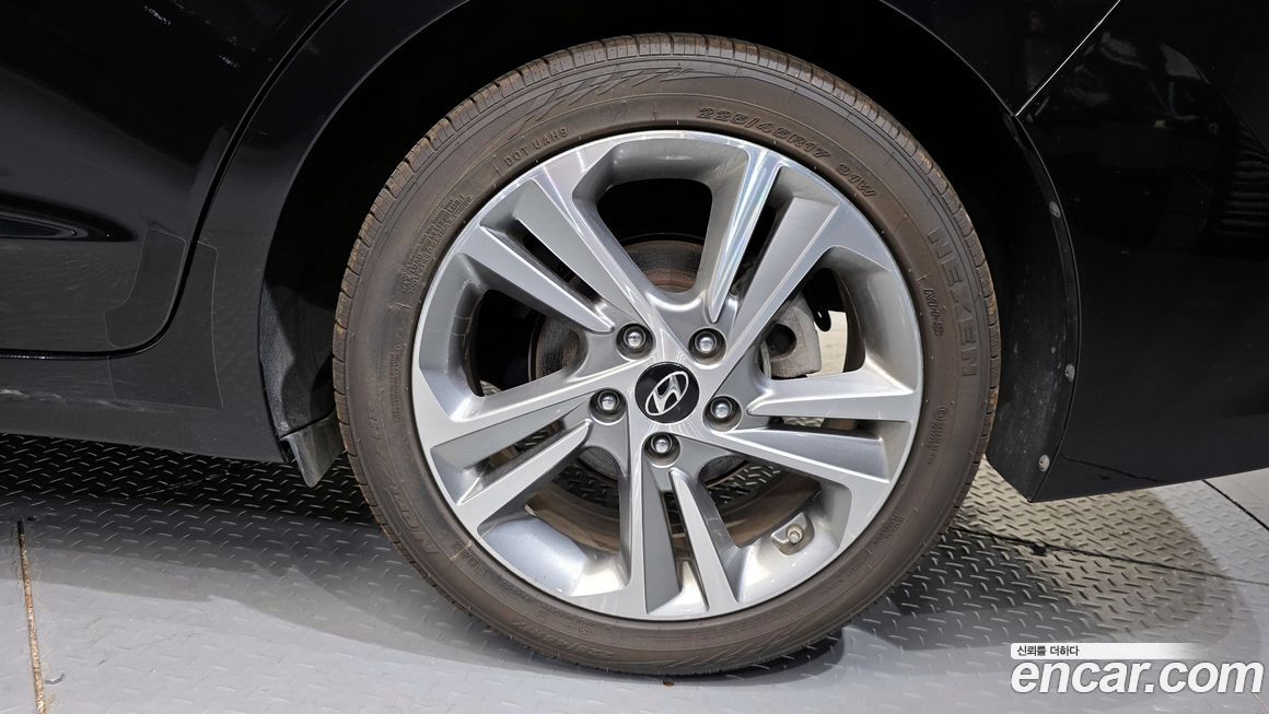 Hyundai AVANTE 2018