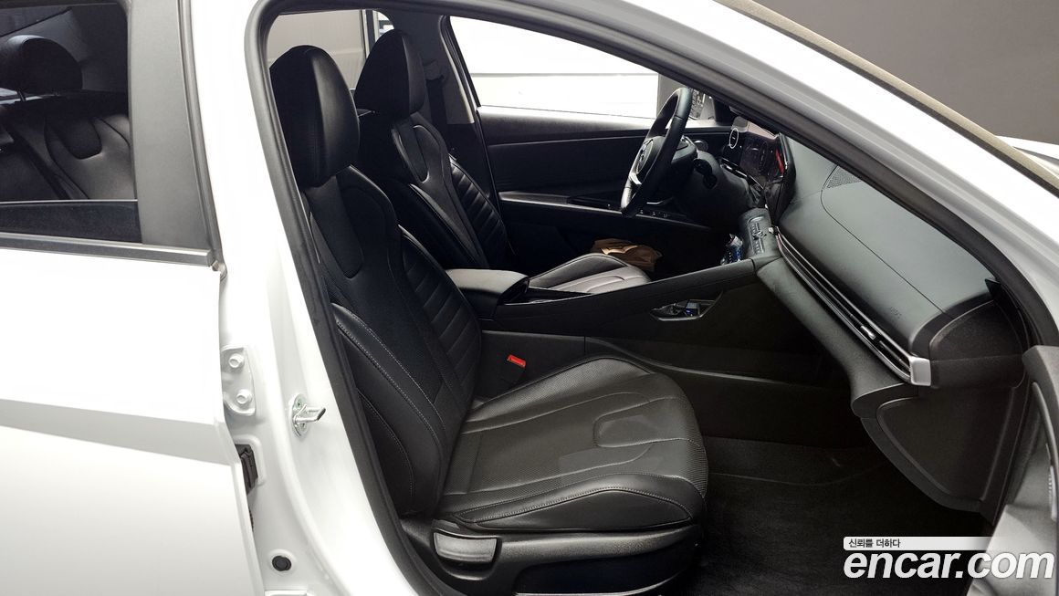 Hyundai AVANTE 2022