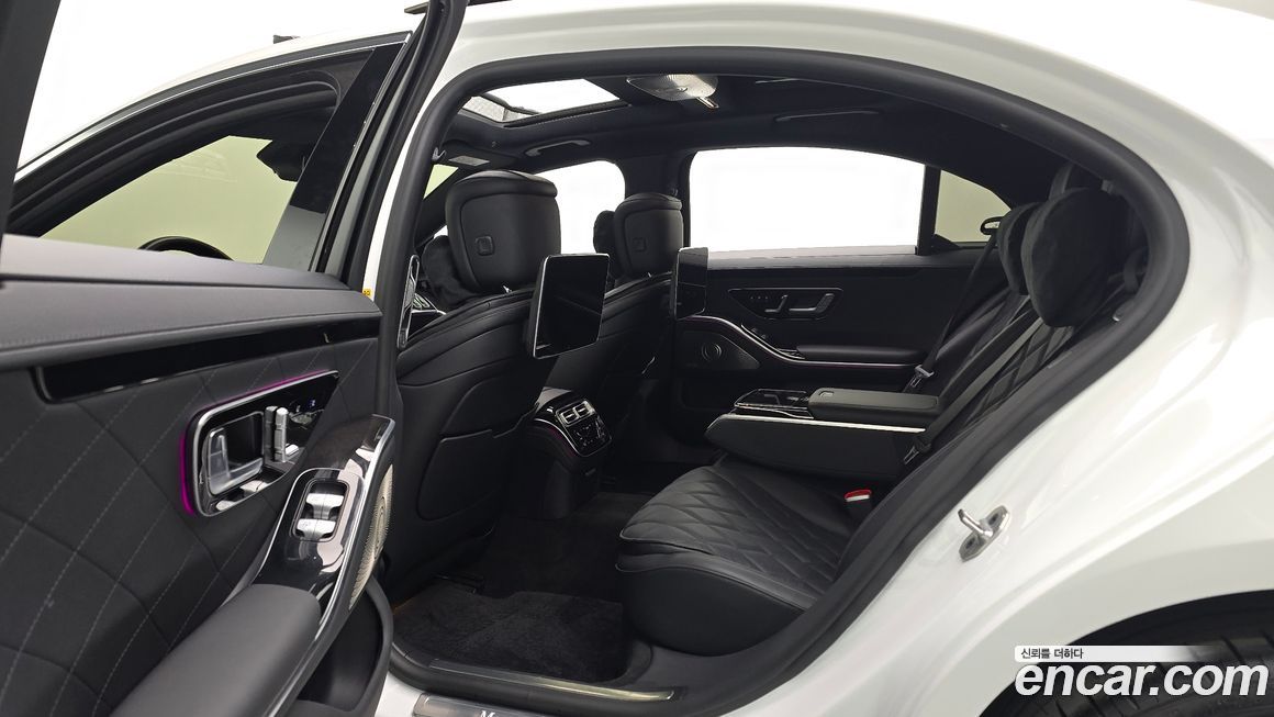 Mercedes-Benz S-Class 2024