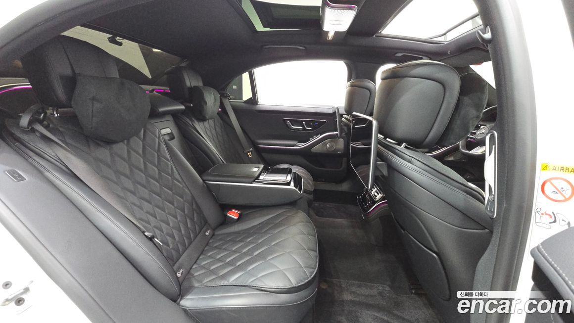 Mercedes-Benz S-Class 2024