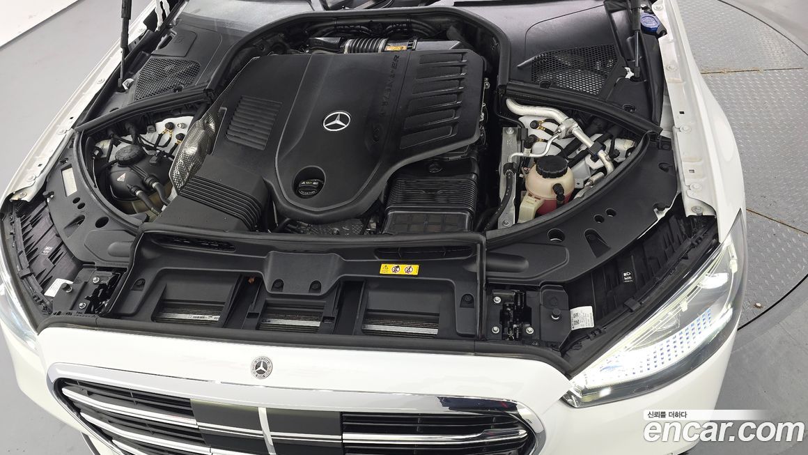 Mercedes-Benz S-Class 2024