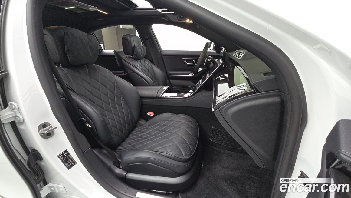 Mercedes-Benz S-Class 2024