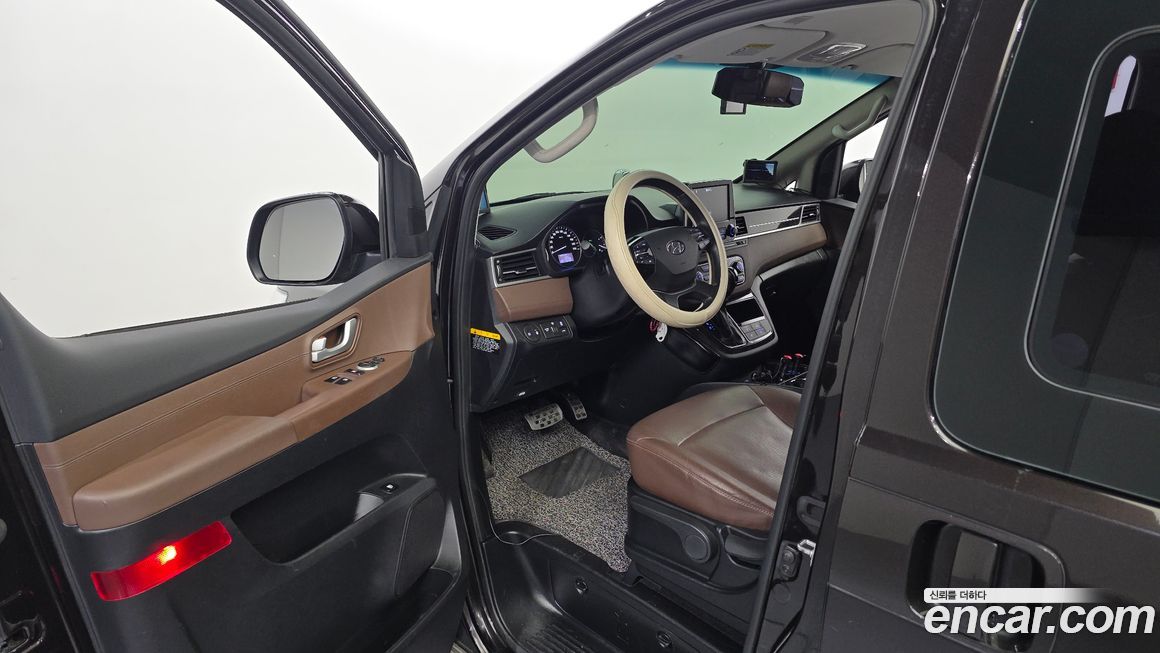 Hyundai Starex 2018