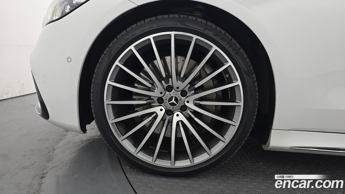 Mercedes-Benz S-Class 2024