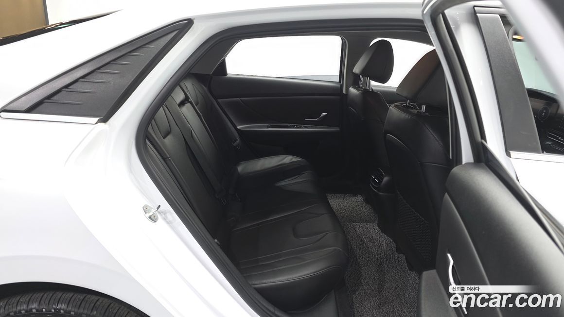 Hyundai AVANTE 2021