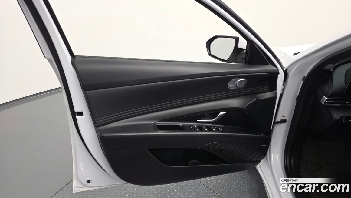 Hyundai AVANTE 2021