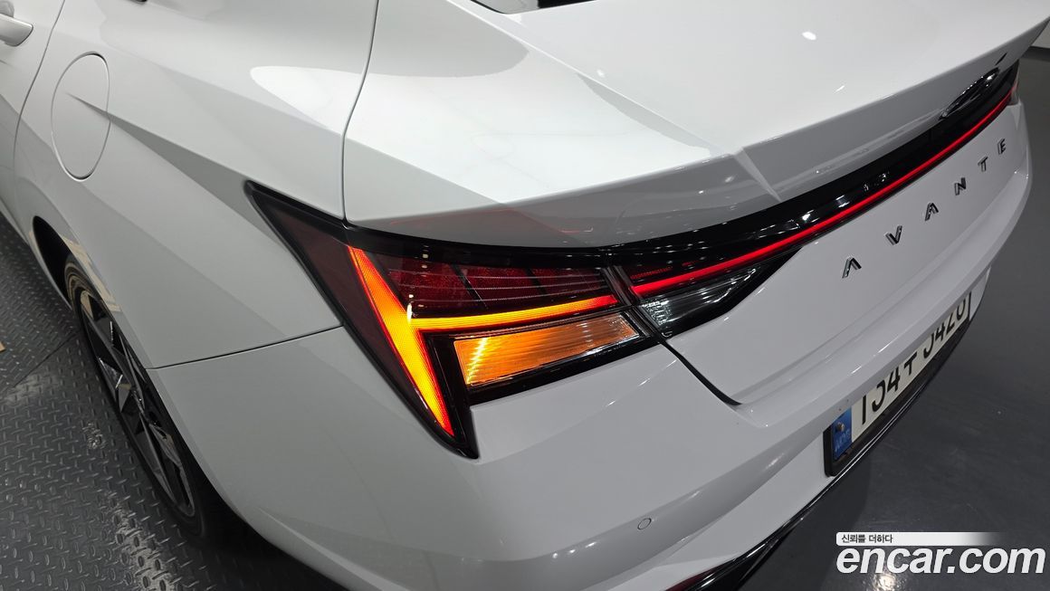 Hyundai AVANTE 2021