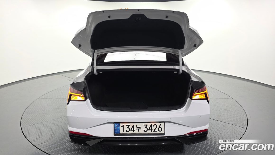 Hyundai AVANTE 2021