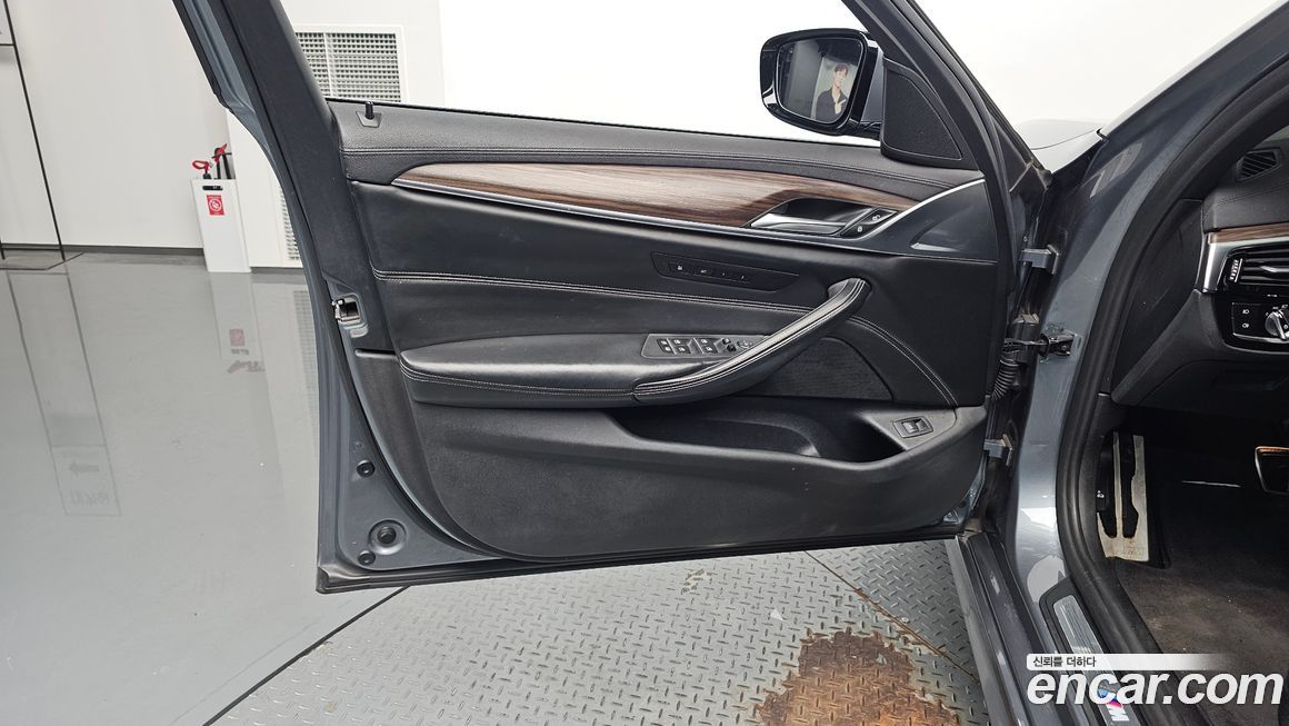 BMW 5-Series 2018
