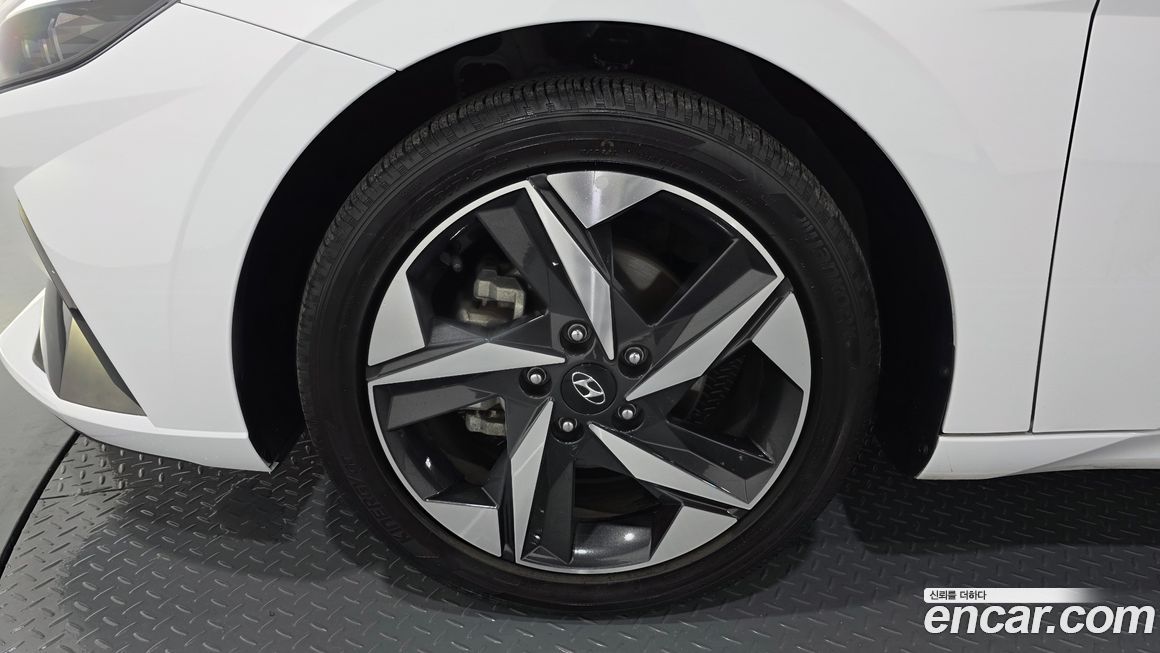 Hyundai AVANTE 2021