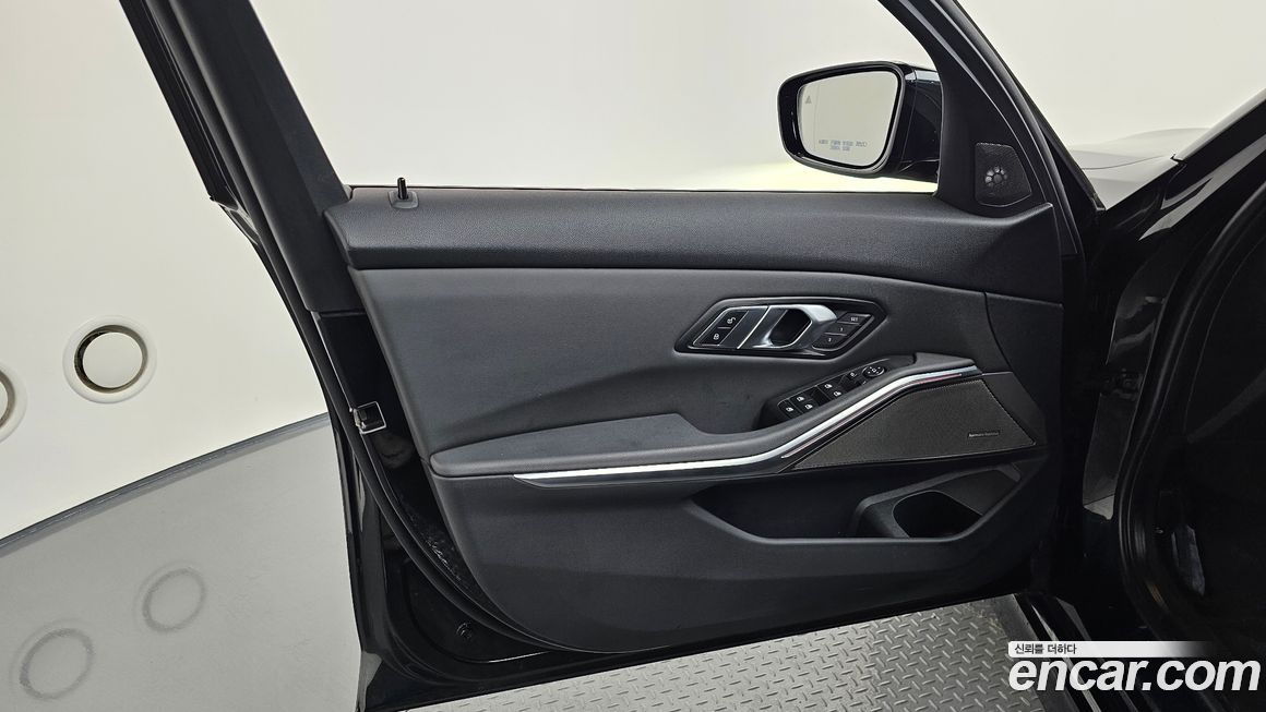 BMW 3-Series 2019
