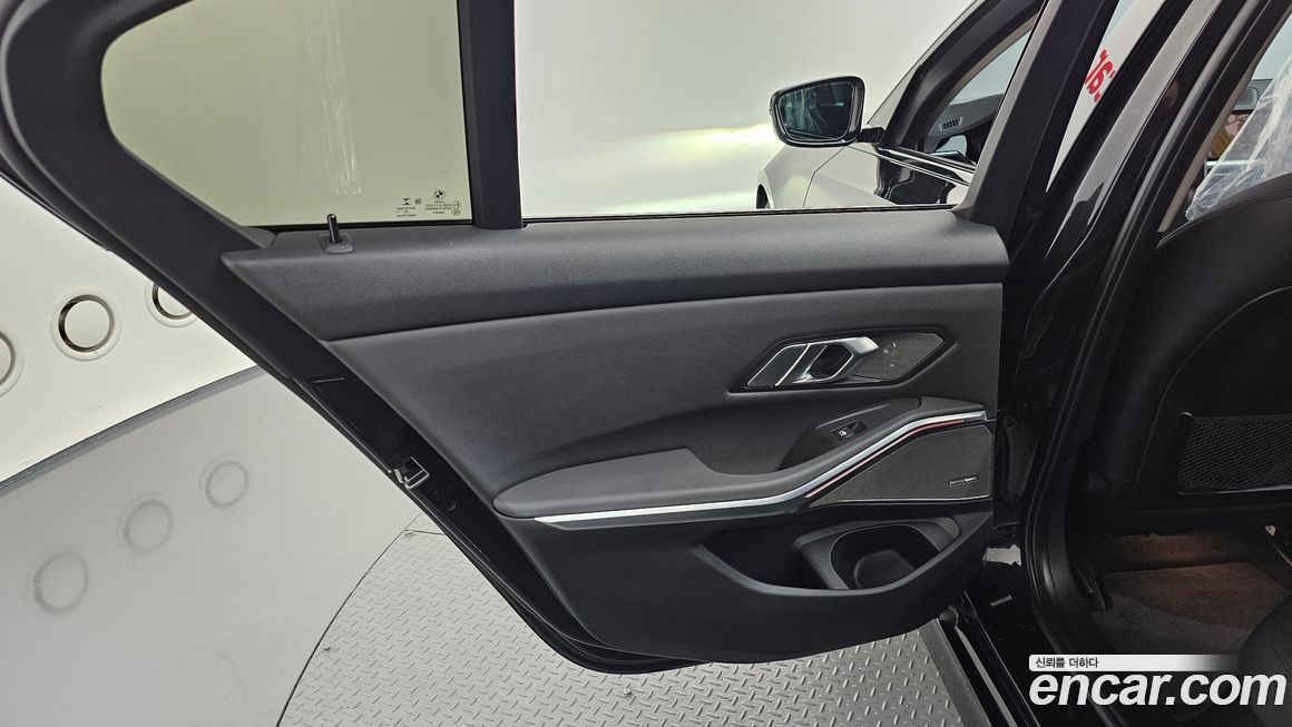 BMW 3-Series 2019